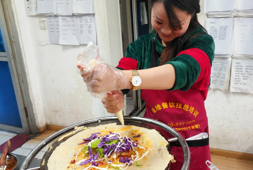 小吃技術培訓學校哪里好？小吃學校有哪些？